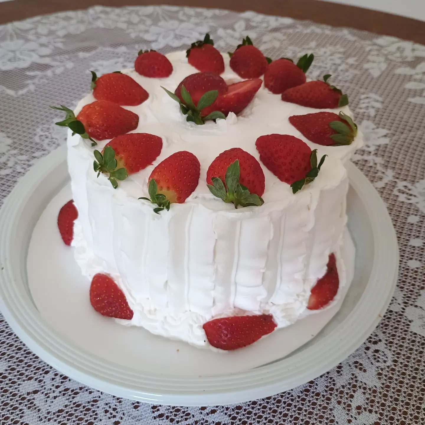 Bolo de morango com chantilly