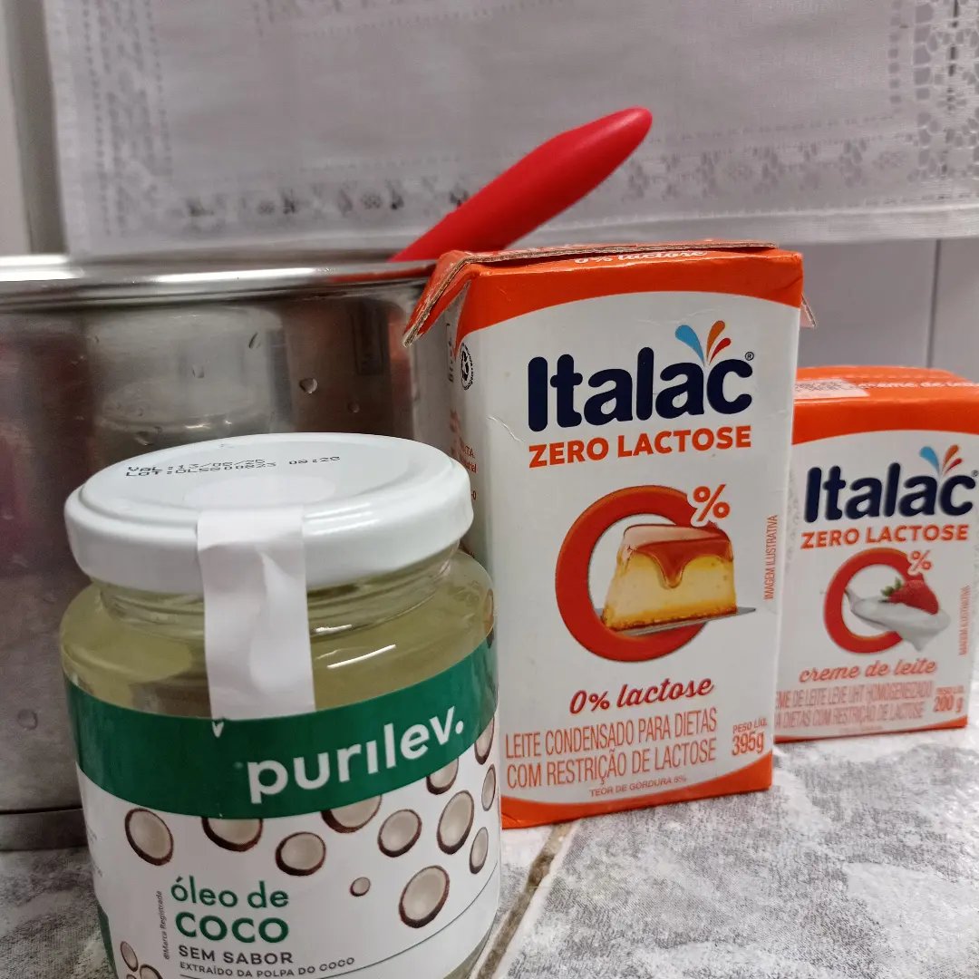 Ingredientes zero lactose: leite condensado e creme de leite Italac